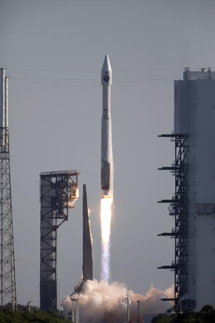 NASA image: TDRS-M Liftoff