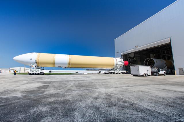 NASA image: ULA Delta IV Heavy Second Stage & Port Common Booster Core for t