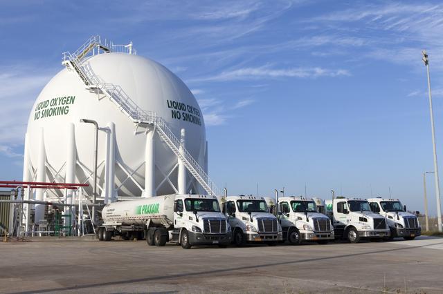NASA image: Cryo Tank Fill at Pad 39B