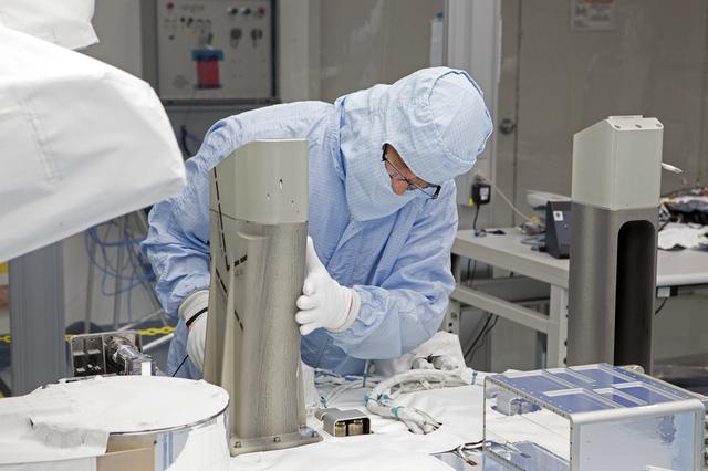 NASA image: Total and Spectral Solar Irradiance Sensor (TSIS) EVA Fitchecks 