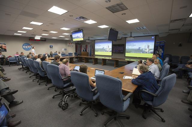 NASA image: Interim Cryogenic Propulsion Stage (ICPS) Handover Signing