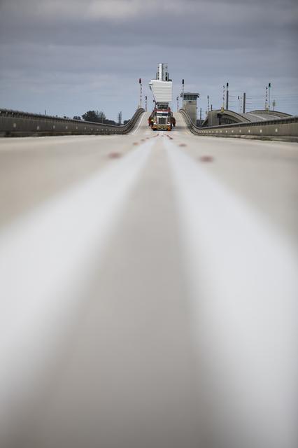 NASA image: ML Crew Access Arm Move