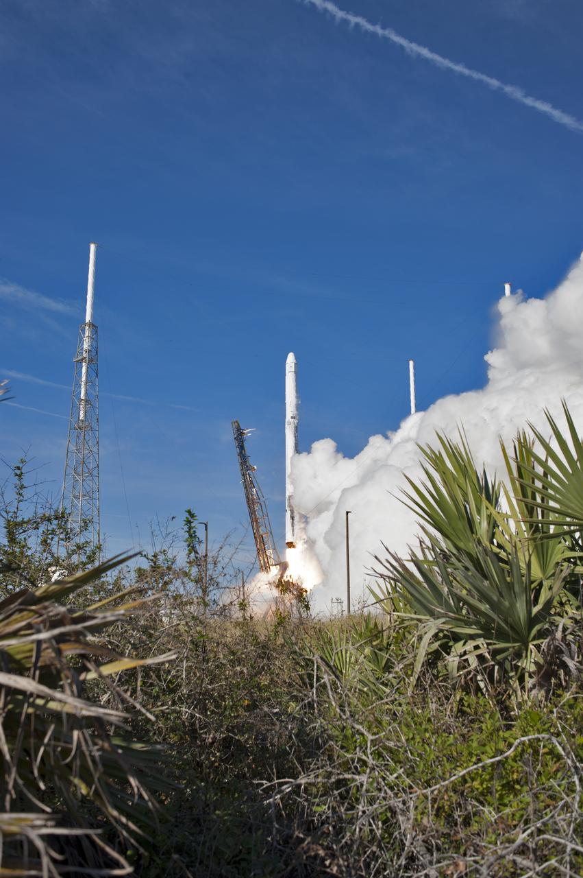 The two-stage Falcon 9 launch vehicle lifts off Space Launch Complex 40 at Cape Canaveral Air Force Station carrying the Dragon resupply spacecraft to the International Space Station. Liftoff was at 10:36 a.m. EST. On its 13th commercial resupply services mission to the International Space Station, Dragon will bring up supplies, equipment and new science experiments for technology research. The SpaceX Dragon spacecraft will deliver about 4,800 pounds of cargo and material to support science investigations aboard the space station.
