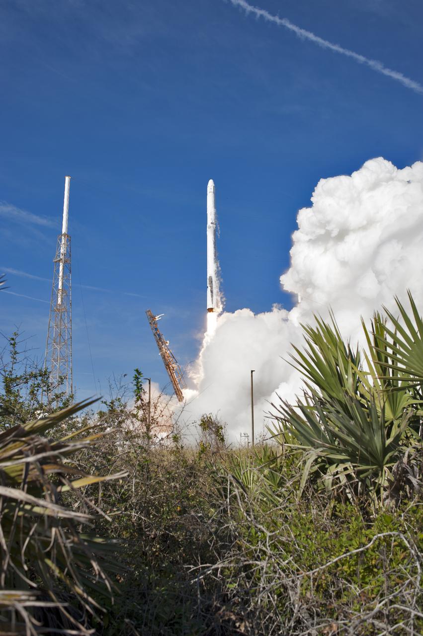 The two-stage Falcon 9 launch vehicle lifts off Space Launch Complex 40 at Cape Canaveral Air Force Station carrying the Dragon resupply spacecraft to the International Space Station. Liftoff was at 10:36 a.m. EST. On its 13th commercial resupply services mission to the International Space Station, Dragon will bring up supplies, equipment and new science experiments for technology research. The SpaceX Dragon spacecraft will deliver about 4,800 pounds of cargo and material to support science investigations aboard the space station.