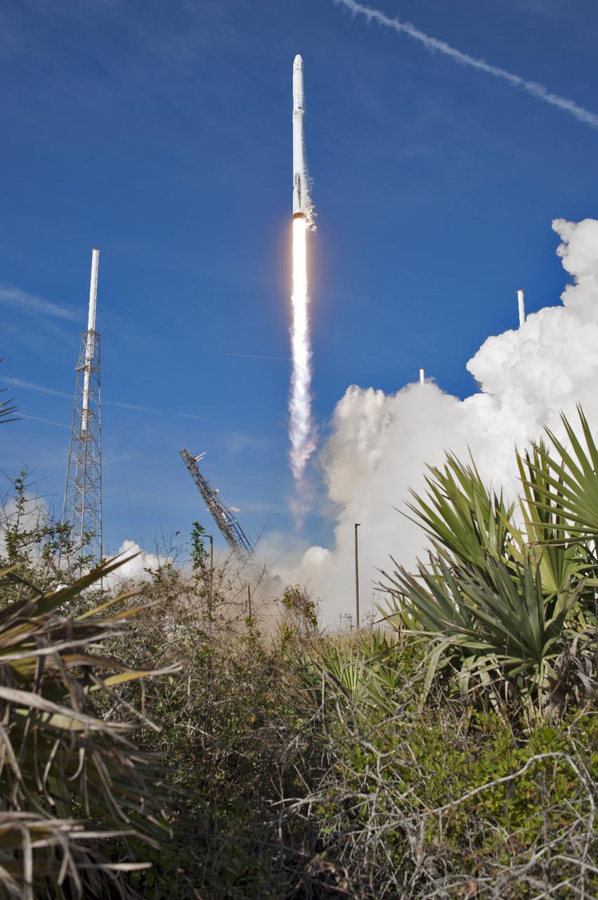 The two-stage Falcon 9 launch vehicle lifts off Space Launch Complex 40 at Cape Canaveral Air Force Station carrying the Dragon resupply spacecraft to the International Space Station. Liftoff was at 10:36 a.m. EST. On its 13th commercial resupply services mission to the International Space Station, Dragon will bring up supplies, equipment and new science experiments for technology research. The SpaceX Dragon spacecraft will deliver about 4,800 pounds of cargo and material to support science investigations aboard the space station.