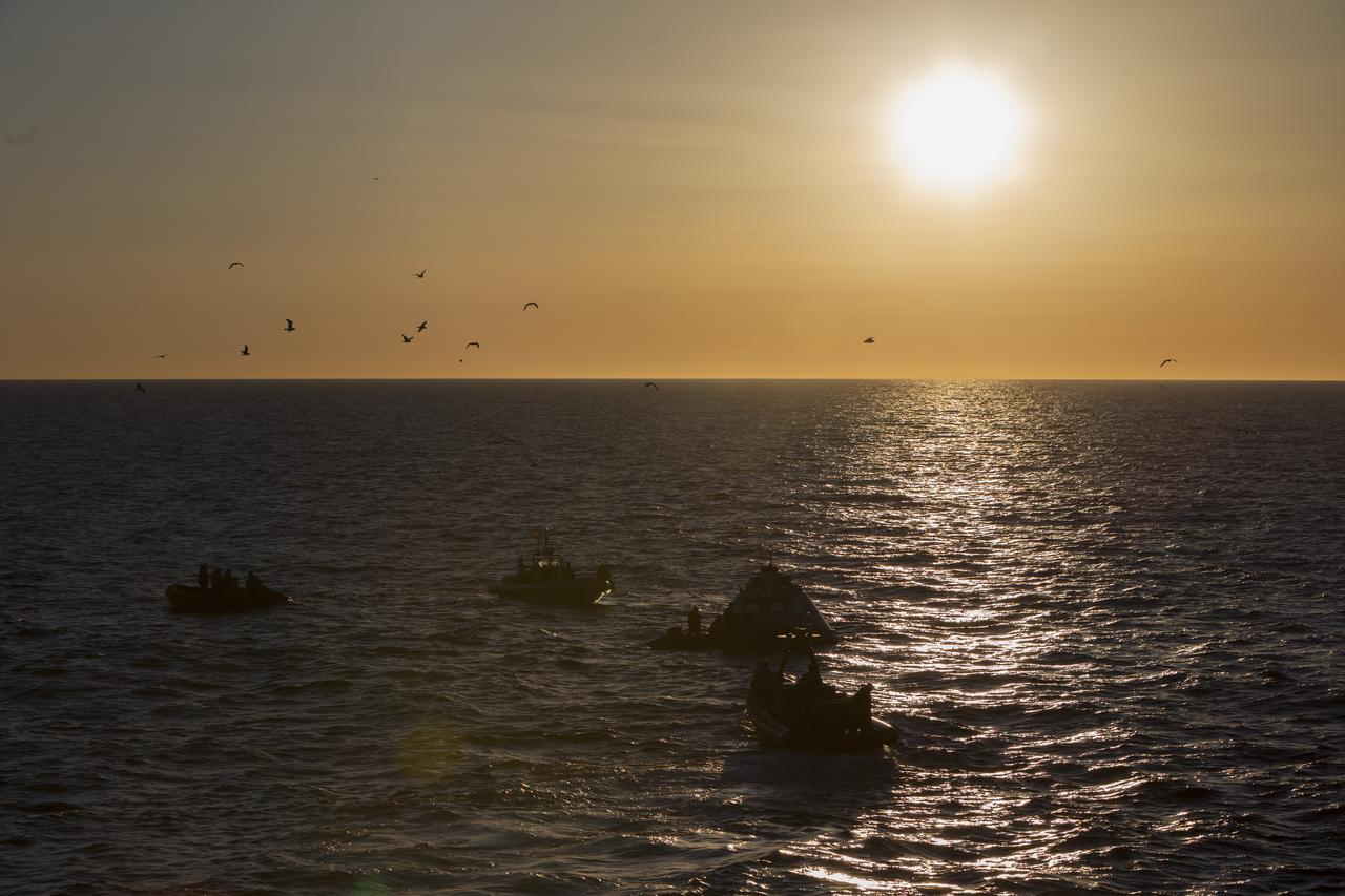During Underway Recovery Test 6, Kennedy Space Center's NASA Recovery Team spent a week aboard the USS Anchorage where they and the U.S. Navy tested procedures and ground support equipment to improve recovery procedures and hardware ahead of Orion's next flight, Exploration Mission-1, when it splashes down in the Pacific Ocean.