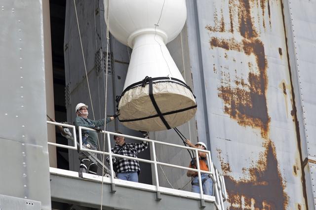 NASA image: GOES-S Atlas V First SRB Mate to Booster