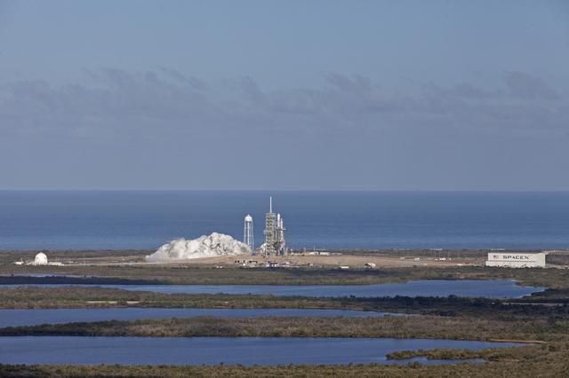 NASA image: SpaceX Falcon Heavy Demo Flight - Liftoff
