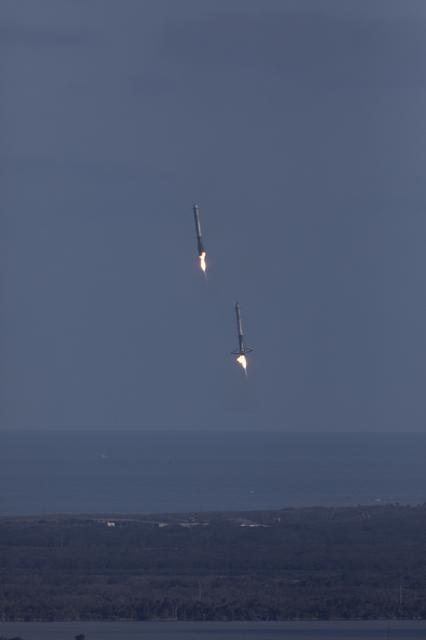 NASA image: SpaceX Falcon Heavy Demo Flight - Landing