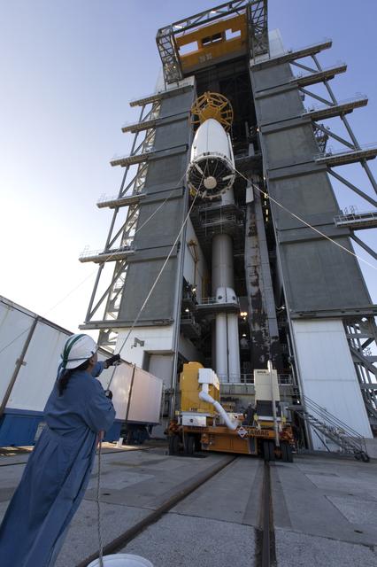 GOES-S Spacecraft Lift & Mate