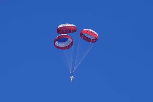 NASA image: Boeing's Dart and Starliner Parachute System Test