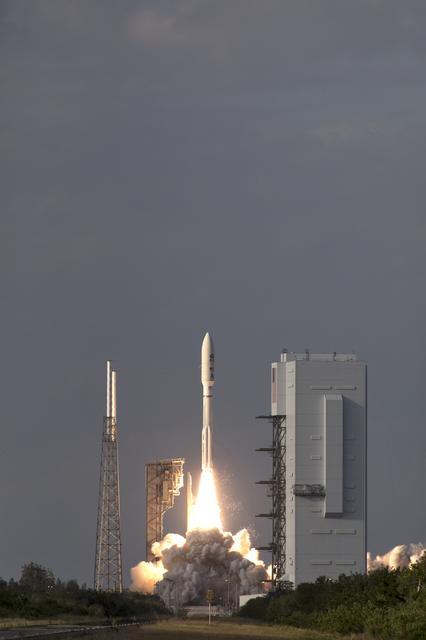 NASA image: GOES-S Liftoff
