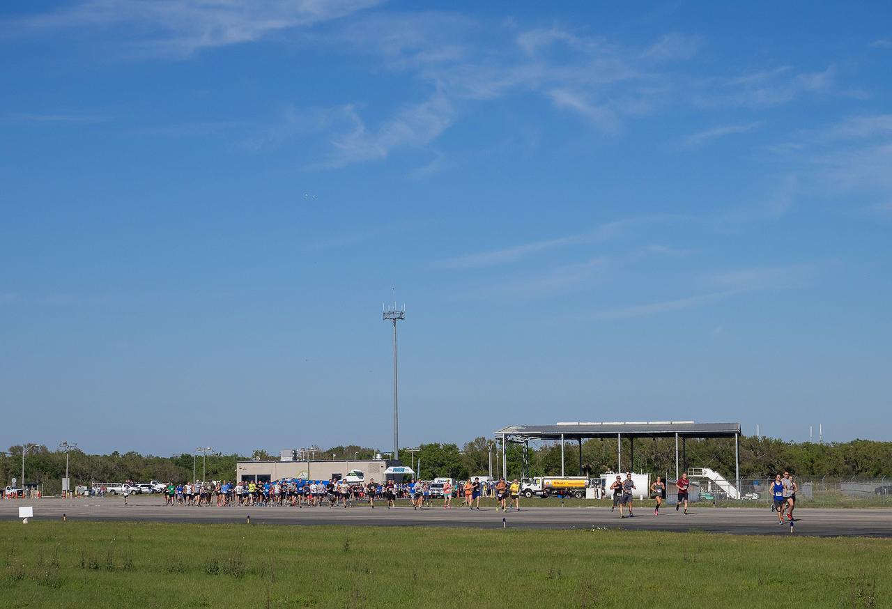 Kennedy Space Center employees and guests are off to a running start at the KSC Walk Run on the Shuttle Landing Facility runway. The annual event, part of Kennedy’s Safety and Health Days, offers 10K, 5K and 2-mile options in the spirit of friendly competition. 