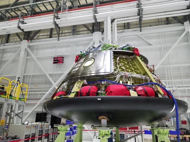 NASA image: Boeing CST-100 Starliner Base Heat Shield Installation
