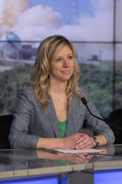 NASA image: SpaceX CRS-14 Prelaunch News Conference