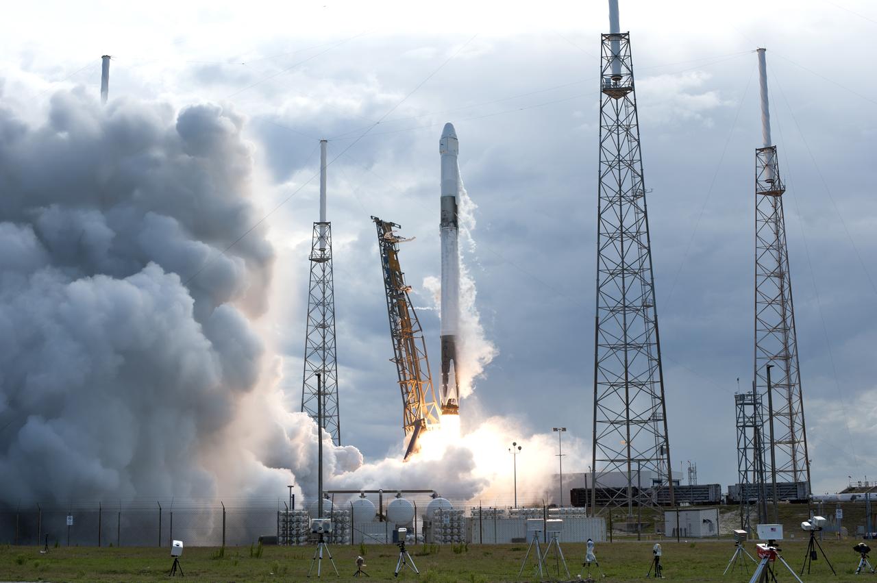 A SpaceX Falcon 9 rocket lifts off from Space Launch Complex 40 at Cape Canaveral Air Force Station in Florida at 4:30 p.m. EST, carrying the SpaceX Dragon resupply spacecraft. On its 14th commercial resupply services mission for NASA, Dragon will deliver supplies, equipment and new science experiments for technology research to the space station. 