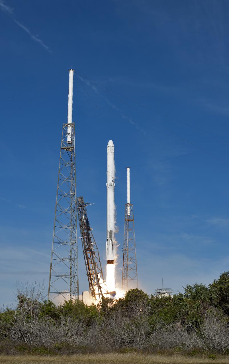 A SpaceX Falcon 9 rocket lifts off from Space Launch Complex 40 at Cape Canaveral Air Force Station in Florida at 4:30 p.m. EDT, carrying the SpaceX Dragon resupply spacecraft. On its 14th commercial resupply services mission for NASA, Dragon will deliver supplies, equipment and new science experiments for technology research to the space station. 