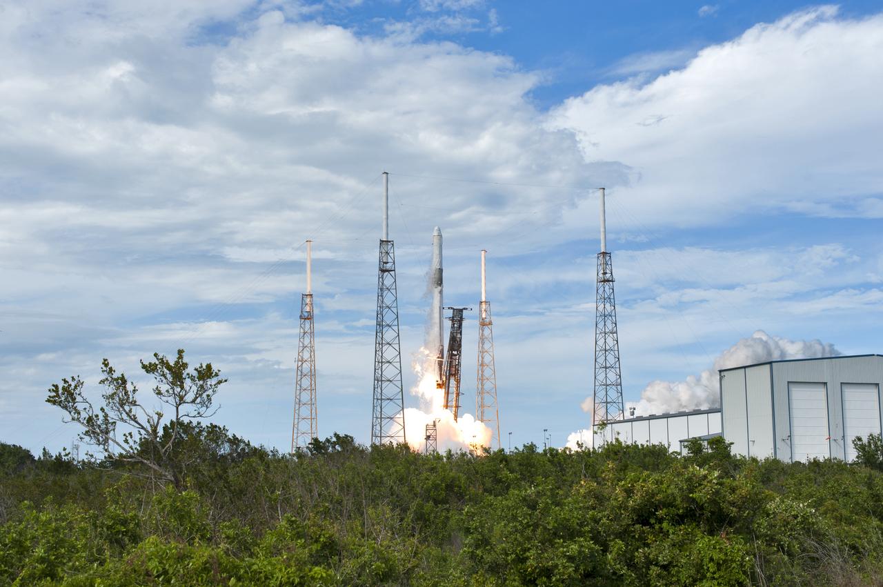 A SpaceX Falcon 9 rocket lifts off from Space Launch Complex 40 at Cape Canaveral Air Force Station in Florida at 4:30 p.m. EDT, carrying the SpaceX Dragon resupply spacecraft. On its 14th commercial resupply services mission for NASA, Dragon will deliver supplies, equipment and new science experiments for technology research to the space station. 