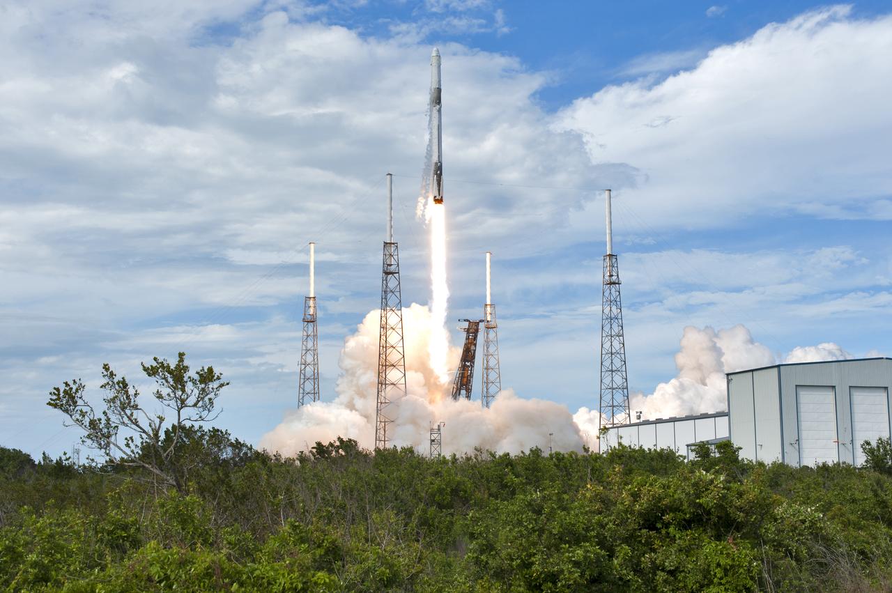 A SpaceX Falcon 9 rocket soars upward after lifting off from Space Launch Complex 40 at Cape Canaveral Air Force Station in Florida at 4:30 p.m. EDT, carrying the SpaceX Dragon resupply spacecraft. On its 14th commercial resupply services mission for NASA, Dragon will deliver supplies, equipment and new science experiments for technology research to the space station. 