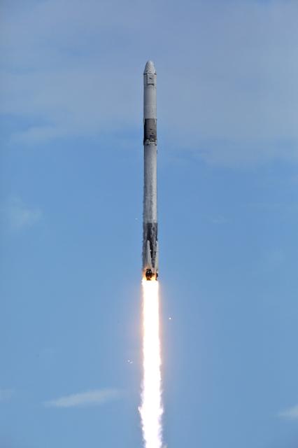 NASA image: SpaceX CRS-14 Liftoff