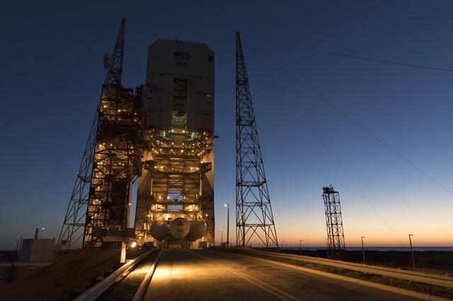 NASA image: Parker Solar Probe Delta IV Heavy LVOS