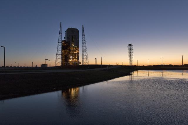 NASA image: Parker Solar Probe Delta IV Heavy LVOS