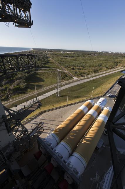 NASA image: Parker Solar Probe Delta IV Heavy LVOS