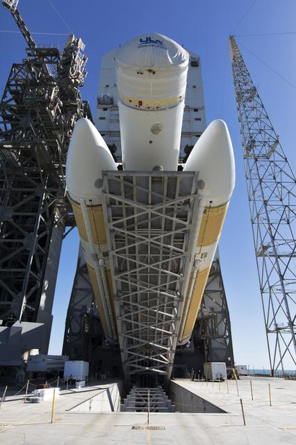 NASA image: Parker Solar Probe Delta IV Heavy LVOS