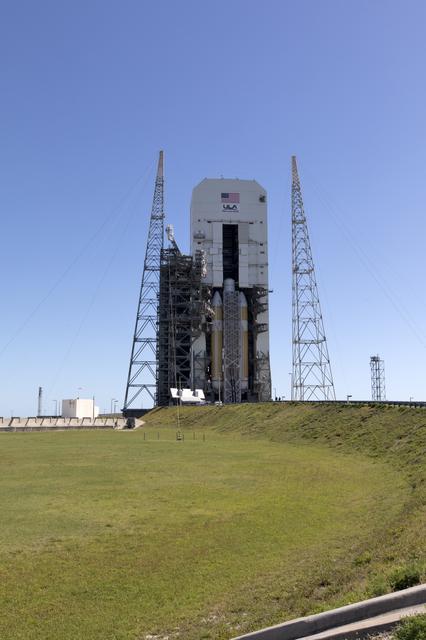 NASA image: Parker Solar Probe Delta IV Heavy LVOS