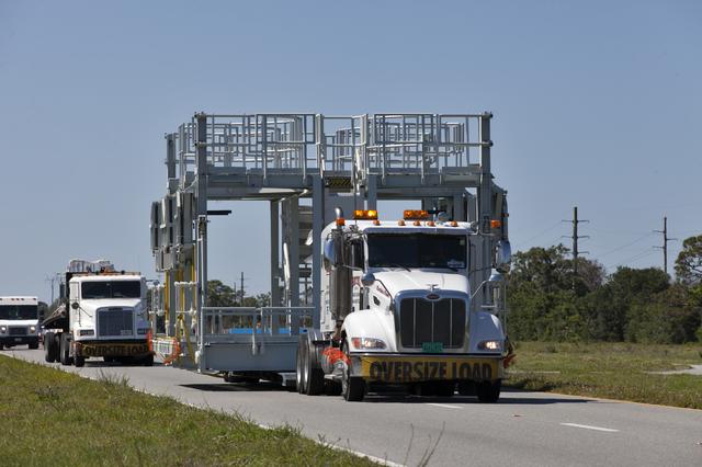NASA image: Booster Engine Service Platforms Delivered to VAB