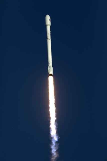 NASA image: SpaceX TESS Liftoff