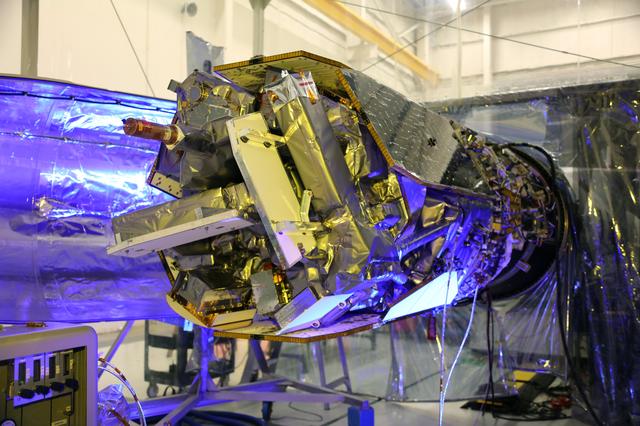 Pegasus ICON Spacecraft Mate