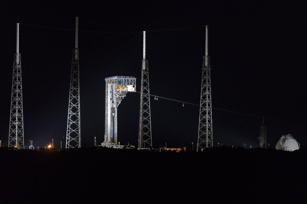 Commercial Crew astronauts test out the Boeing/United Launch Alliance (ULA) emergency egress system on June 19, 2018, at Cape Canaveral Air Force Station’s Launch Complex 41 in Florida. The emergency egress system provides an escape route in the unlikely event of an emergency prior to liftoff on launch day. It will be in place when Boeing’s CST-100 Starliner, launched aboard a ULA Atlas V rocket, carries astronauts to the International Space Station.