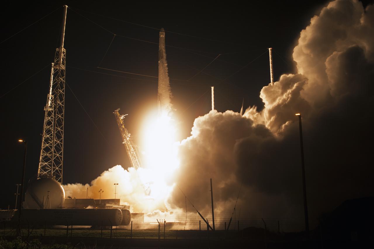 The two-stage SpaceX Falcon 9 launch vehicle lifts off from Space Launch Complex 40 at Cape Canaveral Air Force Station, carrying the SpaceX Dragon resupply spacecraft to the International Space Station. Liftoff was at 5:42 a.m. EDT on Friday, June 29, 2018. On the company’s 15th Commercial Resupply Services mission to the International Space Station, Dragon is filled with supplies and payloads, including critical materials to support several science and research investigations that will occur during Expedition 56. The spacecraft’s unpressurized trunk is carrying a Canadian-built Latching End Effector, or LEE. This new LEE will replace a failed unit astronauts removed during a series of spacewalks in the fall of 2017. Each end of the Canadarm2 robotic arm has an identical LEE, and they are used as the “hands” that grapple payloads and visiting cargo spaceships.