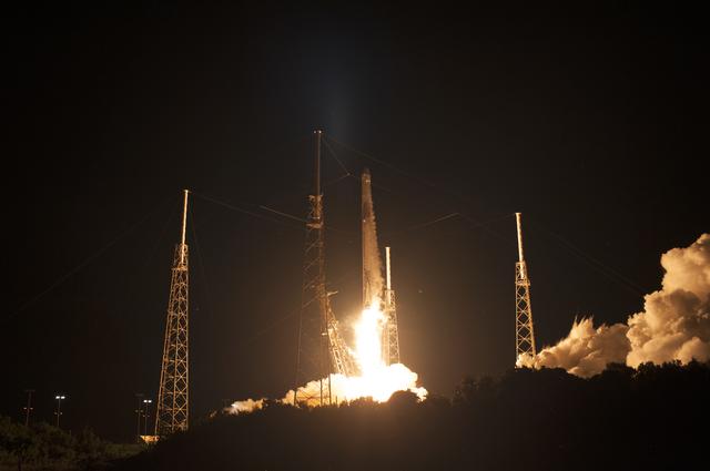NASA image: SpaceX CRS-15 Liftoff