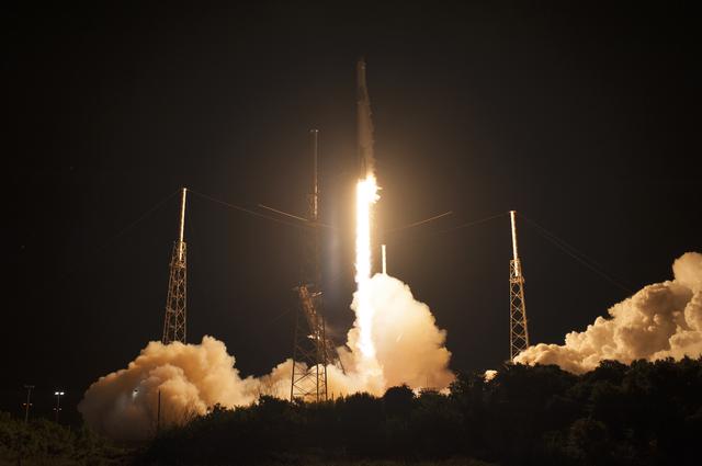 NASA image: SpaceX CRS-15 Liftoff