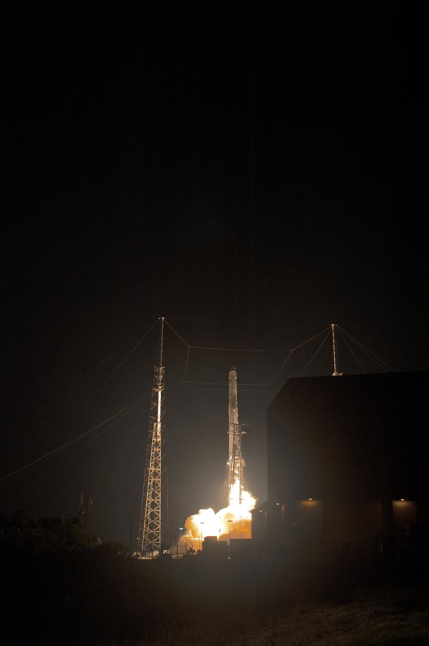 The two-stage SpaceX Falcon 9 launch vehicle lifts off from Space Launch Complex 40 at Cape Canaveral Air Force Station, carrying the SpaceX Dragon resupply spacecraft to the International Space Station. Liftoff was at 5:42 a.m. EDT on Friday, June 29, 2018. On the company’s 15th Commercial Resupply Services mission to the International Space Station, Dragon is filled with supplies and payloads, including critical materials to support several science and research investigations that will occur during Expedition 56. The spacecraft’s unpressurized trunk is carrying a Canadian-built Latching End Effector, or LEE. This new LEE will replace a failed unit astronauts removed during a series of spacewalks in the fall of 2017. Each end of the Canadarm2 robotic arm has an identical LEE, and they are used as the “hands” that grapple payloads and visiting cargo spaceships.