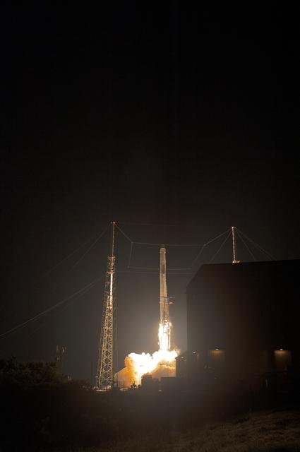 NASA image: SpaceX CRS-15 Liftoff
