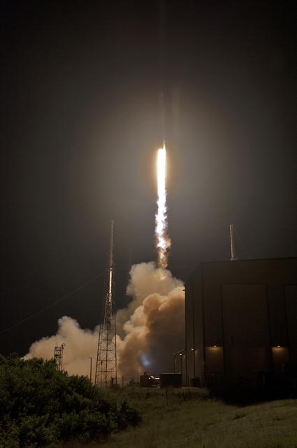 NASA image: SpaceX CRS-15 Liftoff