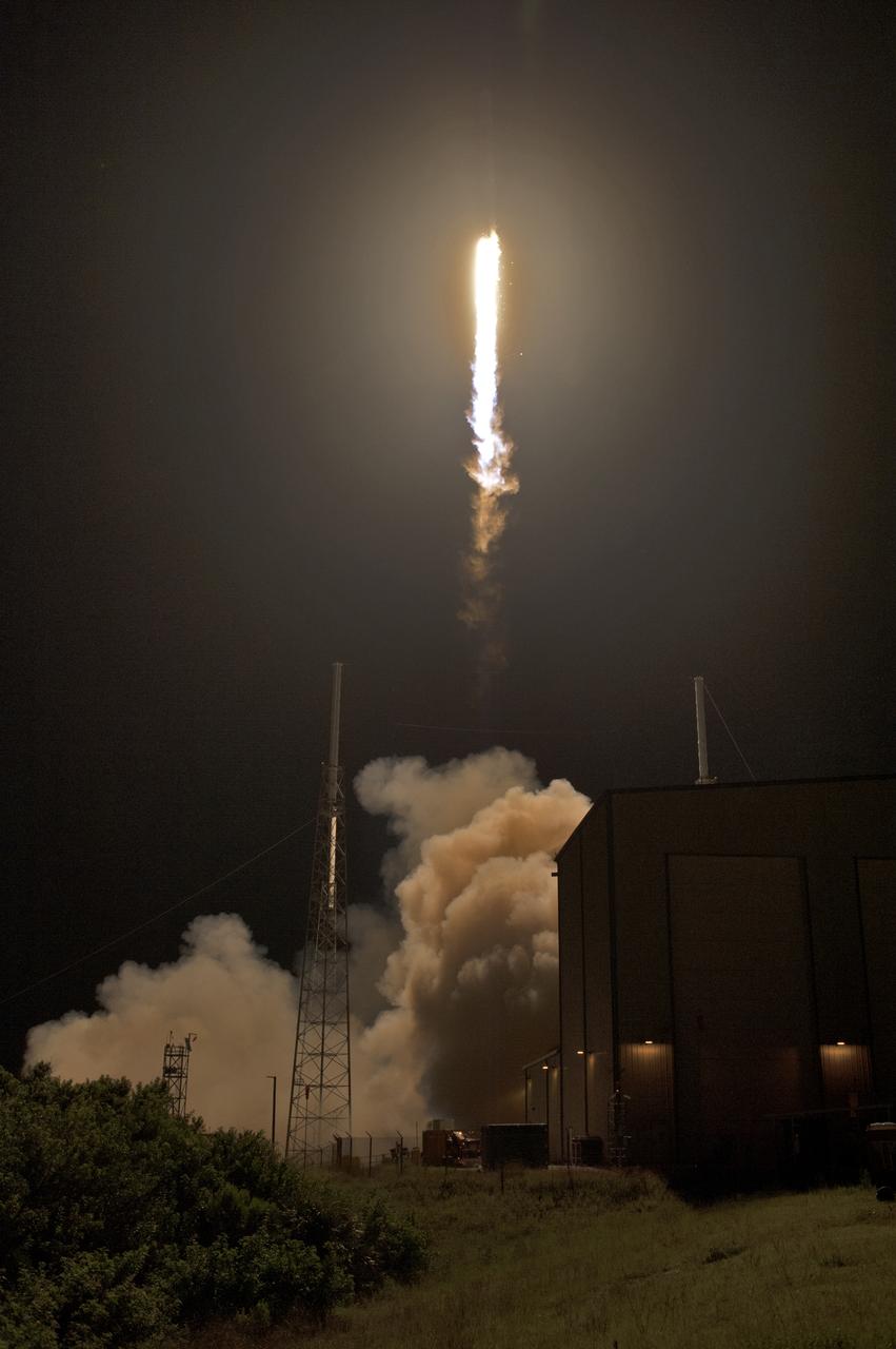 The two-stage SpaceX Falcon 9 launch vehicle lifts off from Space Launch Complex 40 at Cape Canaveral Air Force Station, carrying the SpaceX Dragon resupply spacecraft to the International Space Station. Liftoff was at 5:42 a.m. EDT on Friday, June 29, 2018. On the company’s 15th Commercial Resupply Services mission to the International Space Station, Dragon is filled with supplies and payloads, including critical materials to support several science and research investigations that will occur during Expedition 56. The spacecraft’s unpressurized trunk is carrying a Canadian-built Latching End Effector, or LEE. This new LEE will replace a failed unit astronauts removed during a series of spacewalks in the fall of 2017. Each end of the Canadarm2 robotic arm has an identical LEE, and they are used as the “hands” that grapple payloads and visiting cargo spaceships.