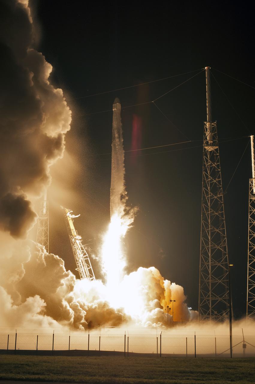 The two-stage SpaceX Falcon 9 launch vehicle lifts off from Space Launch Complex 40 at Cape Canaveral Air Force Station, carrying the SpaceX Dragon resupply spacecraft to the International Space Station. Liftoff was at 5:42 a.m. EDT on Friday, June 29, 2018. On the company’s 15th Commercial Resupply Services mission to the International Space Station, Dragon is filled with supplies and payloads, including critical materials to support several science and research investigations that will occur during Expedition 56. The spacecraft’s unpressurized trunk is carrying a Canadian-built Latching End Effector, or LEE. This new LEE will replace a failed unit astronauts removed during a series of spacewalks in the fall of 2017. Each end of the Canadarm2 robotic arm has an identical LEE, and they are used as the “hands” that grapple payloads and visiting cargo spaceships.