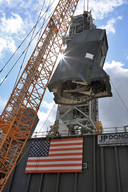 NASA image: LH2/TSMU Lift and Install