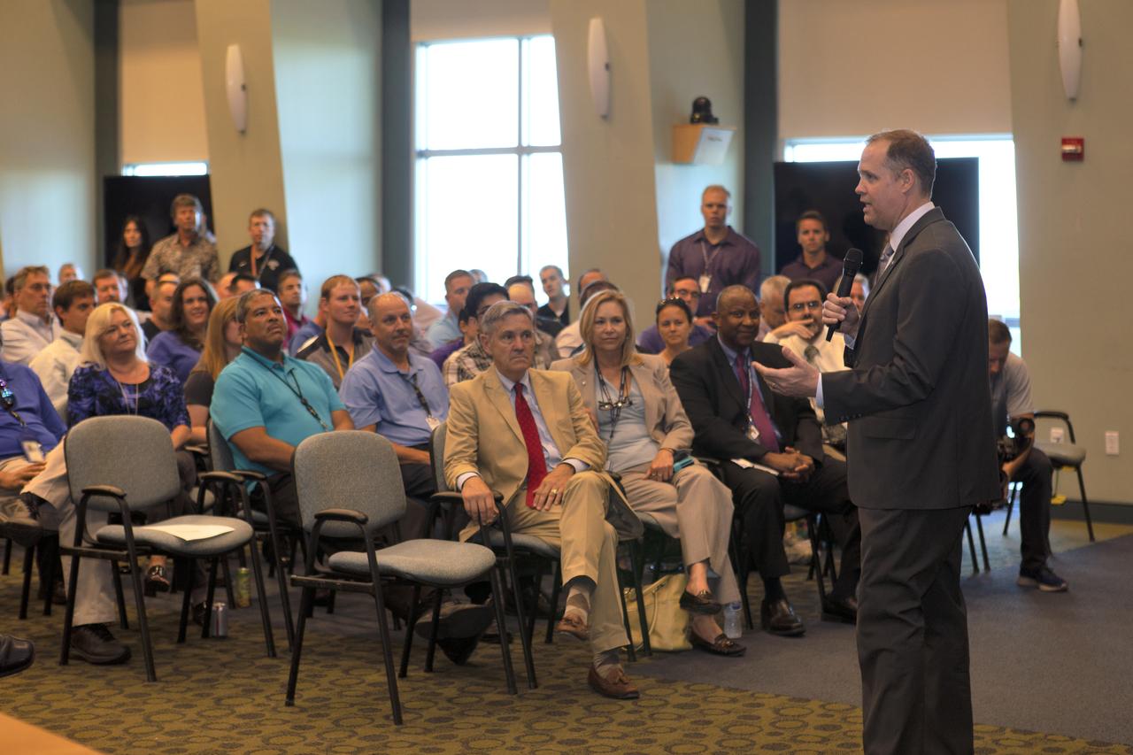 NASA Kennedy Space Center Engineering Directorate employees listen to a presentation by the agency's Administrator Jim Bridenstine. He made his first official visit to the Florida spaceport on Aug. 6 and 7, 2018.