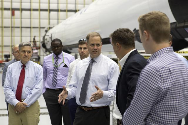 NASA image: NASA Administrator Jim Bridenstine Visits KSC - SpaceX Facilitie