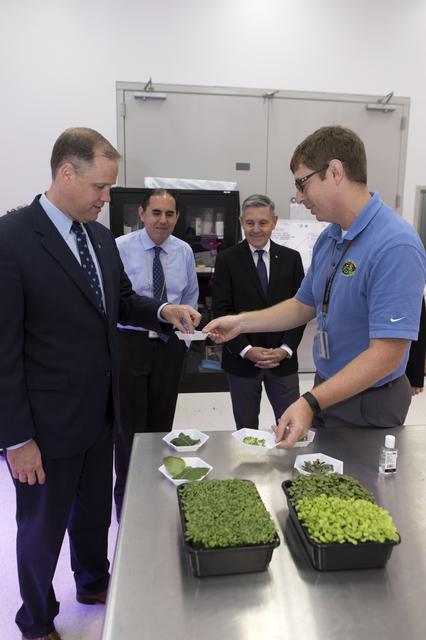NASA image: NASA Administrator Jim Bridenstine Visits KSC - SSPF