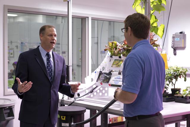 NASA image: NASA Administrator Jim Bridenstine Visits KSC - SSPF