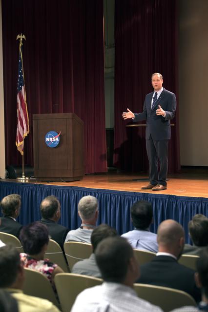 NASA image: NASA Administrator Jim Bridenstine Visits KSC - Training Auditor