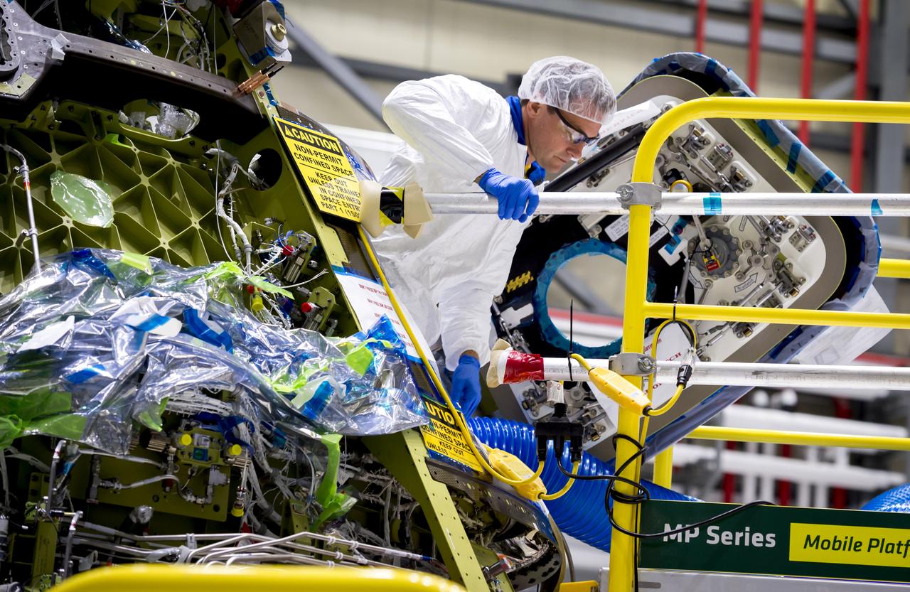 Boeing and United Launch Alliance employees were able to meet commercial crew astronauts Nicole Mann, Suni Williams, Josh Cassada, Chris Ferguson and Eric Boe during their visit to Kennedy Space Center (KSC) in August 2018. The astronauts stopped by Boeing’s Commercial Crew and Cargo Processing Facility (C3PF) at KSC and Space Launch Complex 41 at Cape Canaveral Air Force Station to view progress on Boeing’s CST-100 Starliner spacecraft and the launch pad. Boe, Ferguson and Mann will fly on Starliner in Boeing’s upcoming Crew Flight Test to the International Space Station (ISS). Cassada and Williams are assigned to Boeing’s first operational mission to the ISS. Photo credit: Boeing