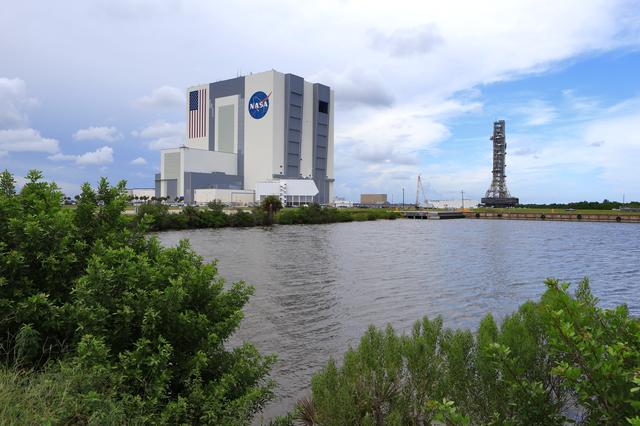 NASA image: Mobile Launcher Moves Toward Exploration Mission-1 - Trek to Lau