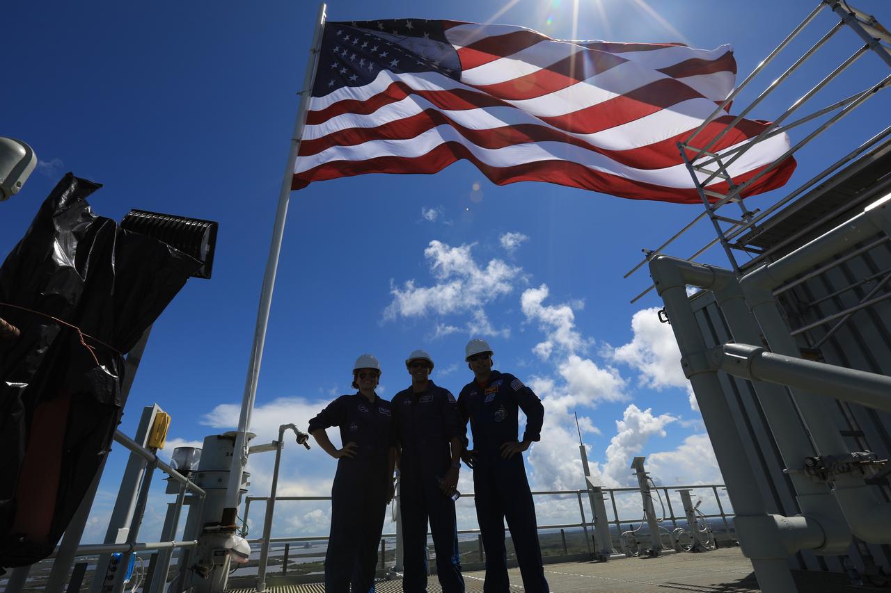 NASA's mobile launcher atop crawler-transporter 2 travels slowly along the crawlerway on Sept. 7, 2018, on its way to the Vehicle Assembly Building at NASA's Kennedy Space Center in Florida. During a portion of the trek, several NASA astronauts were aboard the mobile launcher for a bird’s eye view. The 380-foot-tall mobile launcher is equipped with the crew access arm and several umbilicals that will provide power, environmental control. Pneumatics, communication and electrical connections to the agency's Space Launch System and Orion spacecraft. Exploration Ground Systems is preparing the ground systems necessary to launch SLS and Orion on Exploration Mission-1, missions to the Moon and on to Mars.
